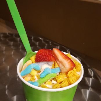 Ian's Yogurt - Peach yogurt, captain crunch cereal, sour candy, strawberries and kiwi - Ice Cream & Frozen Yogurt Near Me - Martinez, California