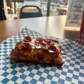 Bull Run Pizza - Decent - Pizza Near Me - Portland, Oregon
