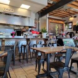 10th Street Diner - Interior