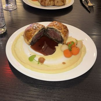 Gordon Ramsay Hell's Kitchen - Beef Wellington - Desserts Near Me - Washington, DC, District of Columbia