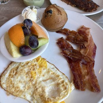 Broken Yolk Cafe - Two Eggs Plus...bacon and a Blueberry Muffin - American Near Me - Las Vegas, Nevada