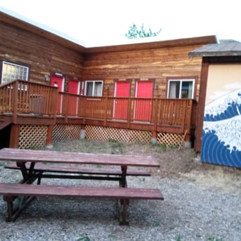 North Yellowstone Lodge and Hostel - Northeast corner of the quad - Hostels Near Me - Gardiner, Montana North Yellowstone Lodge and Hostel - Northeast corner of the quad - Hostels Near Me - Gardiner, Montana