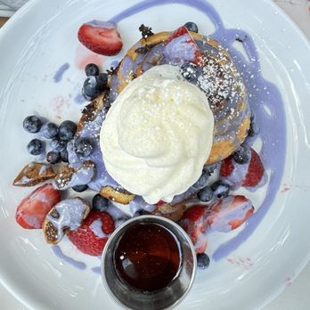 Blueberry’s Grill - Cinnamon Roll French Toast - Breakfast & Brunch Near Me - Wilmington, North Carolina