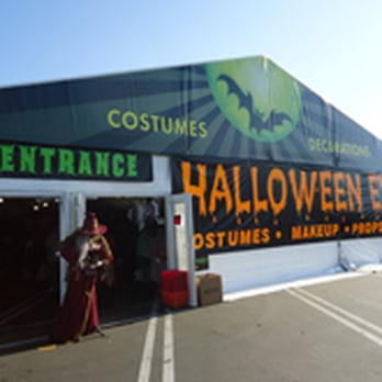 Halloween Express - No AC it was hot hot hot hot - Costumes Near Me - Encinitas, California