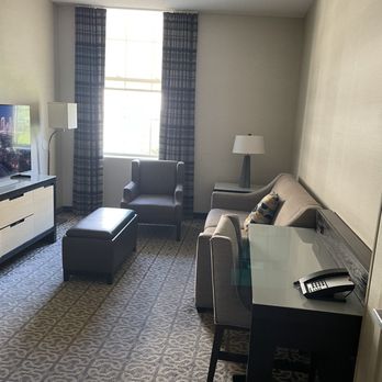 DoubleTree by Hilton Hotel Boston - Downtown - Living room - Hotels Near Me - Boston, Massachusetts