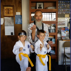 Tai Chi Chuan Institute - Master Walker with young students