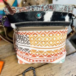 Old Lab Designs & Mercantile  - Contemporary handbag