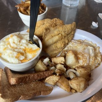 Vonda's Kitchen - Soul Food Near Me - Newark, New Jersey