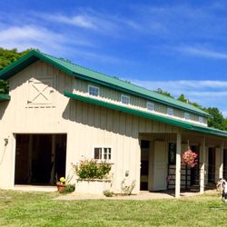 Nichols Field Riding Club - Our 6 stall barn.