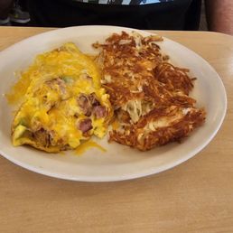 Meat omelet w/hashbrowns Meat omelet w/hashbrowns