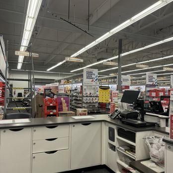 Staples - Desk - Printing Services Near Me - Los Angeles, California