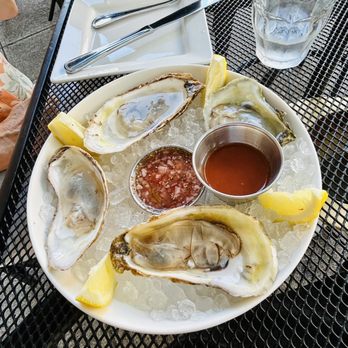 Wonderbar Beacon - Oysters, real silverware, and water glass al fresco - Cocktail Bars Near Me - Beacon, New York Wonderbar Beacon - Oysters, real silverware, and water glass al fresco - Cocktail Bars Near Me - Beacon, New York