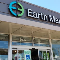 Earth Market - Outside