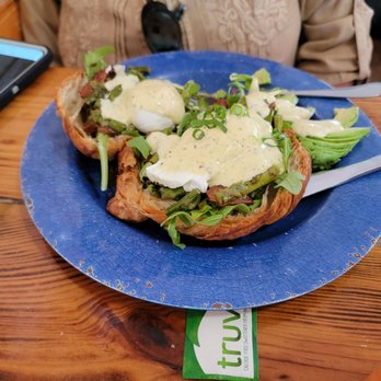 La Grignote - Veggie Benedict with crausant - Bakeries Near Me - Key West, Florida La Grignote - Veggie Benedict with crausant - Bakeries Near Me - Key West, Florida