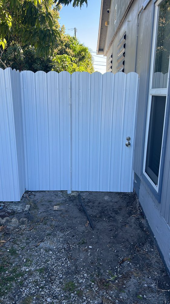 Slide of Metal Fence Guajiro