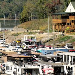 Kents Harbor and The Sagamore Resort - Ainsley's Cafe & Harbor Bar