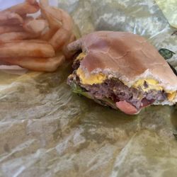 Hatahoe - Cheese burger made to order! I asked for mustard on cheese side and thats what I got! Thank you!