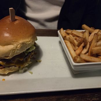 The Blind Pig - BIG PIG BURGER I 18.00 secret sauce, lettuce, aged cheese, pickles, onions - Gastropubs Near Me - Niagara Falls, Ontario