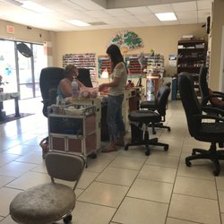 L A Nails - Working area