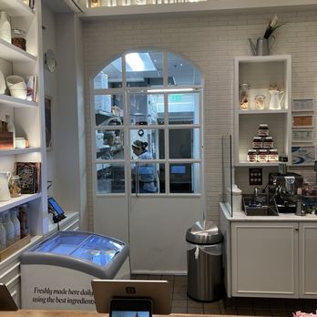 Bacio di Latte - Inside - Gelato Near Me - Newport Beach, California