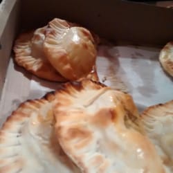 Centro de Empanadas - Carne picante y capresse