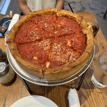 Giordano's - Pizza Near Me - Chicago, Illinois