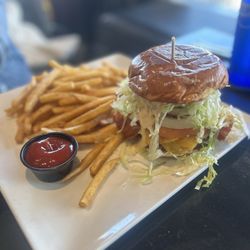 Nicky Rottens - Rotten Burger with fries