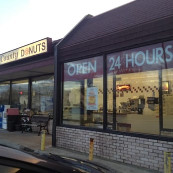 County Donuts - Storefront - Bakeries Near Me - Schaumburg, Illinois