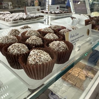 Leonidas Chocolates & Cafe - Chocolatiers & Shops Near Me - Mississauga, Ontario