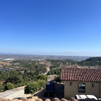 Beach House Winery - Wineries Near Me - Oceanside, California
