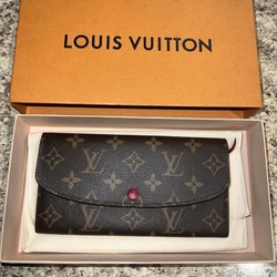 Otra Vez Couture Consignment - Before sending my wallet to them