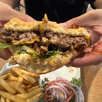 Good Evans - bbq burger SOOOOOO GOOD - Breakfast & Brunch Near Me - Omaha, Nebraska