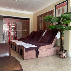 Qin Zhang Massage Therapy - Foot chairs.