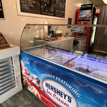 Downtown Dough - Hersheys ice cream - Desserts Near Me - Chattanooga, Tennessee