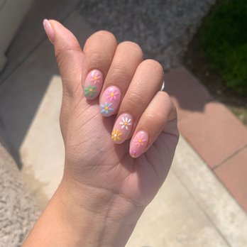 Divas Nails Spa - Nail Salons Near Me - Highland, California