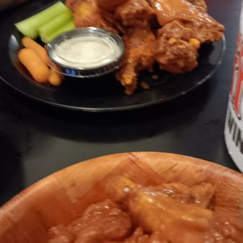 Duff's Famous Wings - Wings - American Near Me - Amherst, New York Duff's Famous Wings - Wings - American Near Me - Amherst, New York