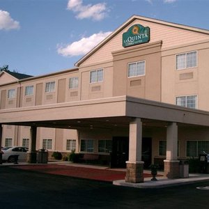 La Quinta Inn Suites Louisville Airport Expo 90 Photos 30