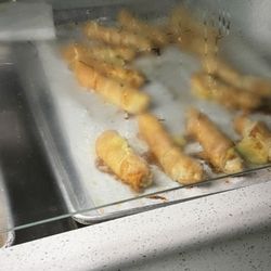 El Buen Gusto Restaurant & Bakery - Palito de queso