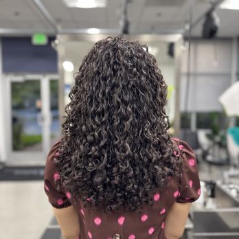 Dbs Salon - Curly cut by Nelly - Hair Salons Near Me - Sunnyvale, California Dbs Salon - Curly cut by Nelly - Hair Salons Near Me - Sunnyvale, California