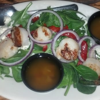 400 East - The spinich, scallop salad - amazing!! - Bars Near Me - Harwich, Massachusetts