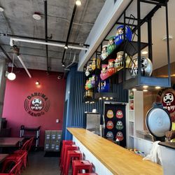 Daruma Sando - Inside seating