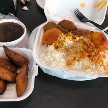 El Palacio De Los Jugos - Carne con papas all of this food for literally $12 dollars - Cuban Near Me - Miami, Florida El Palacio De Los Jugos - Carne con papas all of this food for literally $12 dollars - Cuban Near Me - Miami, Florida