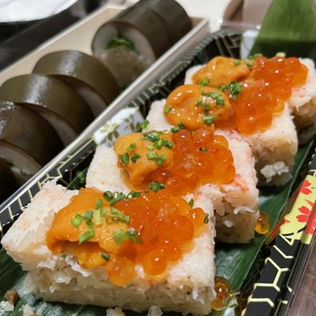 KEN - Saba Bou-Zushi - mackerel sushi wrapped in seaweed (kondo) & Kani Hako Sushi - crab (kani) with salmon caviar & sea urchin (uni) - Japanese Near Me - San Francisco, California KEN - Saba Bou-Zushi - mackerel sushi wrapped in seaweed (kondo) & Kani Hako Sushi - crab (kani) with salmon caviar & sea urchin (uni) - Japanese Near Me - San Francisco, California