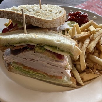 Yard House - Roasted Turkey Club - New American Near Me - Orlando, Florida