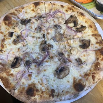 818 Brewing - Mushroom pizza - Breweries Near Me - Canoga Park, California