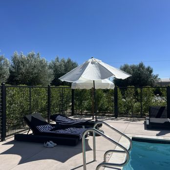 Hotel Bayit - Hotels Near Me - Salida, California