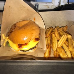 M&M Burger - Stinger!