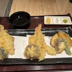 白鮨 - Assorted tempura platter