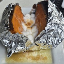 The Caroline - Special Sweet potatoes with marshmallows and butter