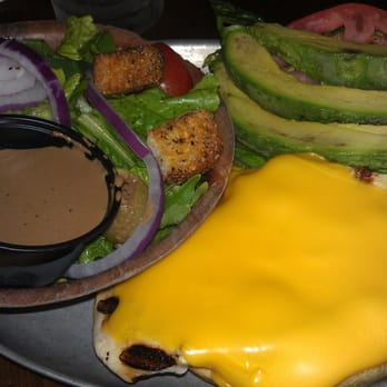Horsefeathers - Grilled chicken with Avocado sandwich....very yum! - American Near Me - Tarrytown, New York